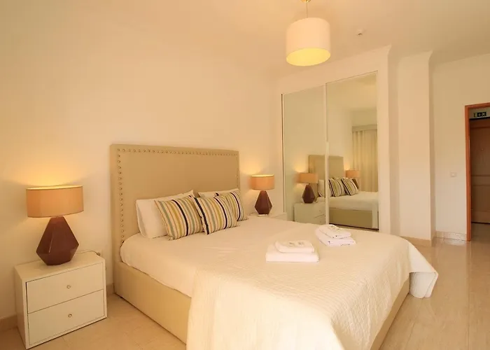 Brightness With Pool By Homing Apartman Armação de Pêra